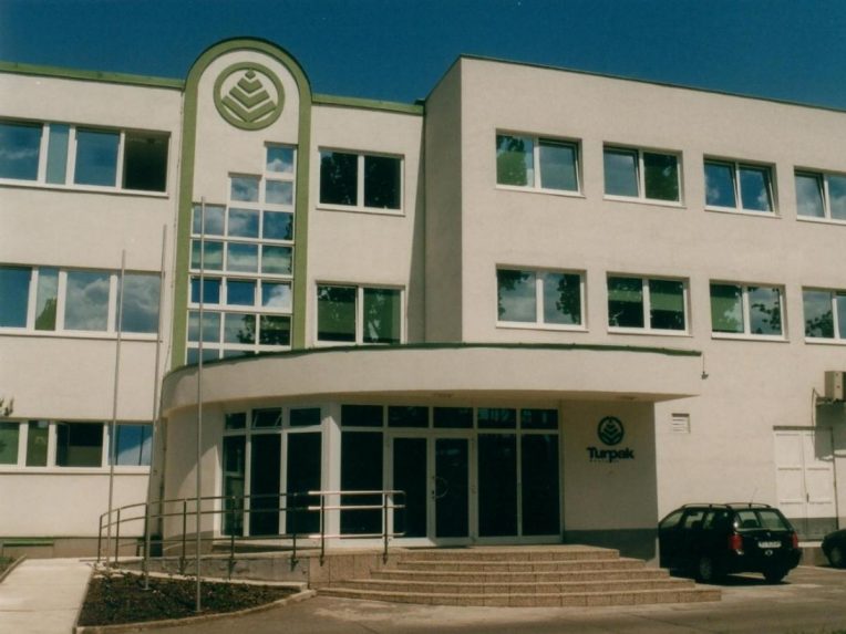 Bezárja a kapuit egy újabb nagy múltú gyár, legalább kétszázan veszítik el az állásukat