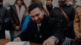 Az új new york-i polgármester a Koránra tette le hivatali esküjét