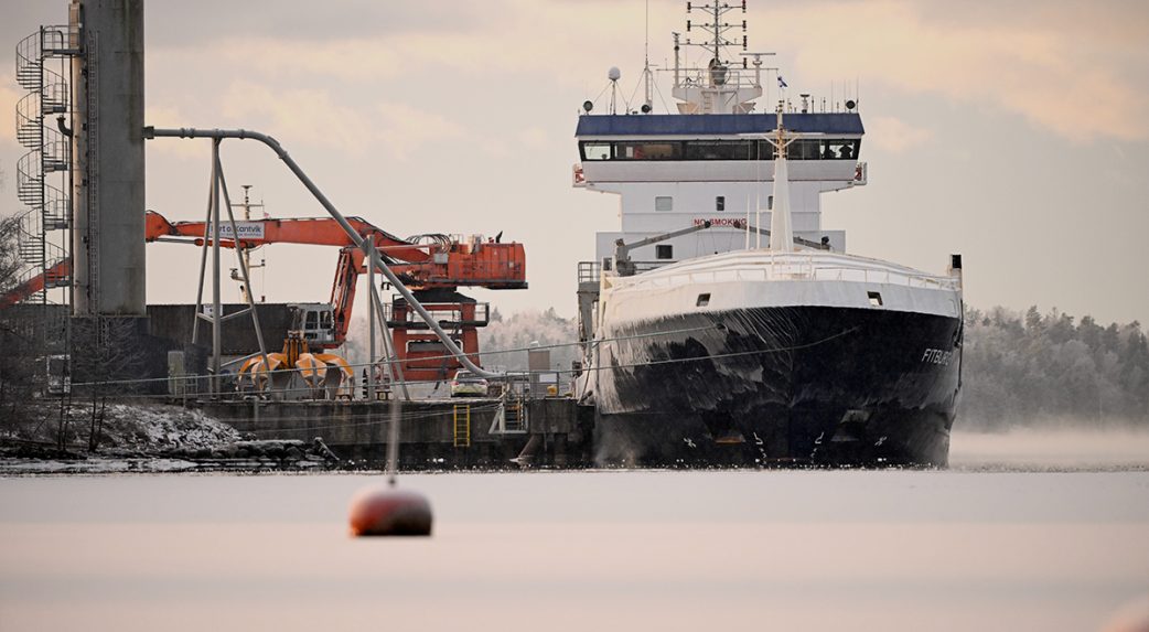 A finn hatóságok feltartóztatták azt a hajót ami megrongálta Helsinki és Tallinn közötti tenger alatti távközlési kábelt