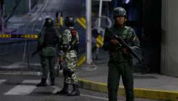 Venezuela belügyminisztere közölte, hogy az Egyesült Államok szombati katonai művelete során legalább 100 ember vesztette életét