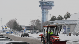 Újra működik a pozsonyi repülőtér, de késések várhatók