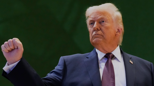 Tűzszünet árnyékában: óvatos közeledés Washington és Teherán között