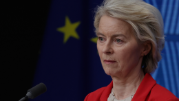 Feszültségek Brüsszelben: bizalmatlansági indítvány és rendkívüli uniós csúcstalálkozó