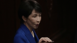 Előrehozott választások lesznek februárban Japánban