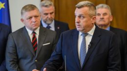 A politikai botrányok és koalíciós perpatvarok árnyékában senyvedő krasznahorkai vár lehet az ország jelképe