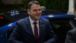 A cseh ellenzék Petr Macinka lemondását követeli az államfőt fenyegető zsarolás miatt