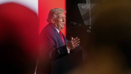 Donald Trump szerint Iránnak legfőbb ideje tárgyalnia nuklearis programjáról