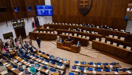 Elfogadta a házszabály módosítását és a képviselői etikai kódexet a törvényhozás