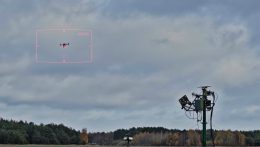 Lengyelország két éven belül megépíti Európa első többcélú drónelhárító rendszerét