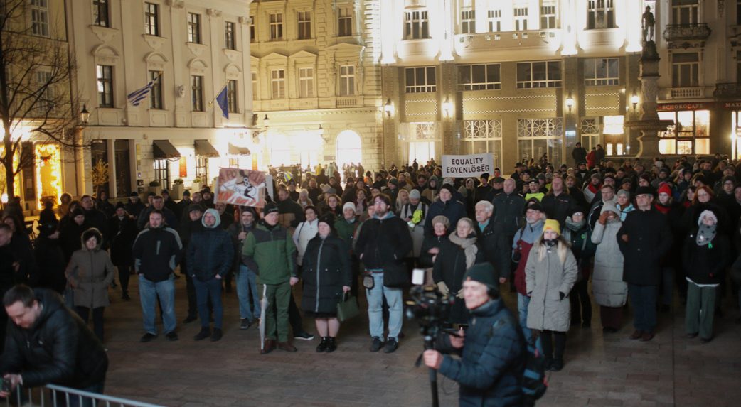 A Beneš-dekrétumok ellen tüntettek Pozsony óvárosában