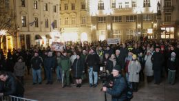 A Beneš-dekrétumok ellen tüntettek Pozsony óvárosában