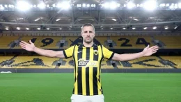 Varga Barnabás az AEK Athén labdarúgócsapatában folytatja