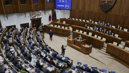 Berekesztették a miniszterek és a kormány leváltására irányuló ellenzéki indítványok vitáját a parlamentben