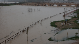 Spanyolország enyhítette a készültséget az özönvízszerű esőzések miatt