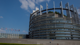 Európai Parlament: gyorsabb eljárás az uniós menekültkérelmeknél