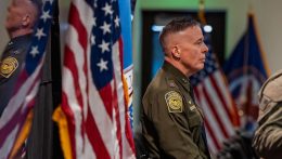 Az amerikai bevándorlási hivatalok vezetői kedden kongresszusi meghallgatáson vesznek részt