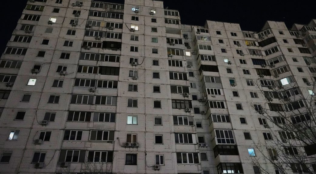 Közel 2 600 kijevi lakóépület maradt fűtés nélkül az éjszakai orosz támadások következtében
