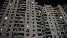 Közel 2 600 kijevi lakóépület maradt fűtés nélkül az éjszakai orosz támadások következtében