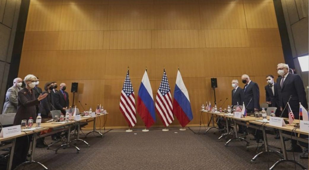 Kedden reggel Genfbe érkezett az orosz delegáció, hogy részt vegyen az Amerikai Egyesült Államok közvetítésével zajló béketárgyalásokon