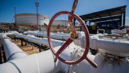 Tovább éleződik a Barátság kőolajvezeték leállása után kialakult energiaellátási vita