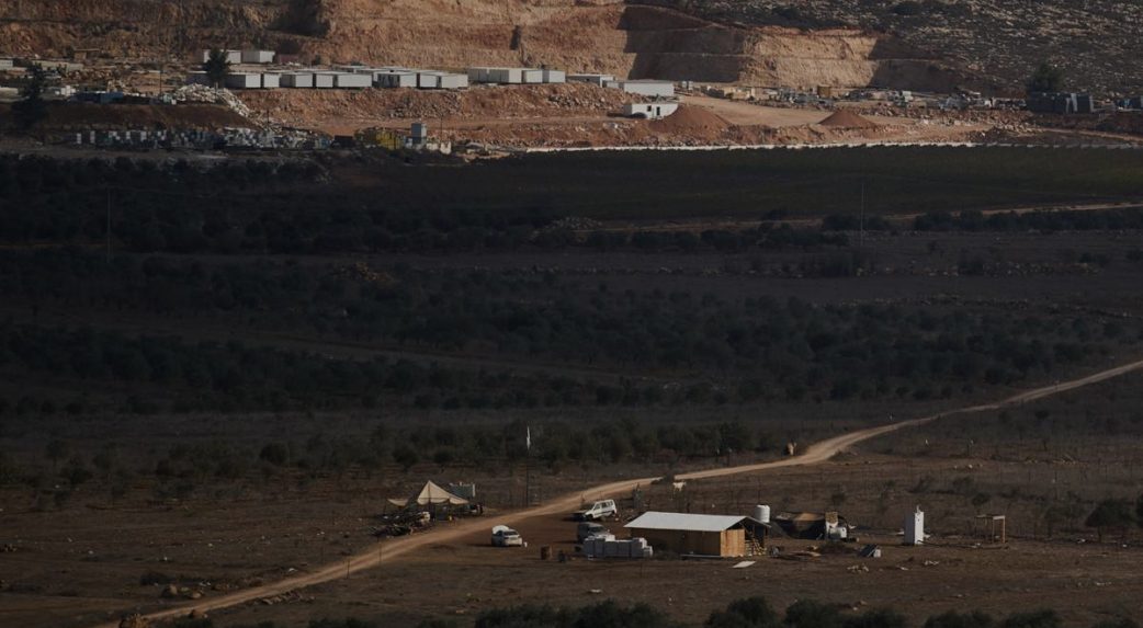 Radikális zsidó telepesek megpróbálták felgyújtani a ciszjordániai Tell falu mecsetét