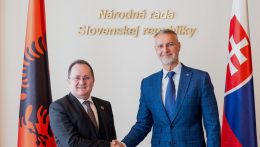 Jelentős teret lát az Albániával való kapcsolatok parlamenti szintű élénkítésére a házelnök