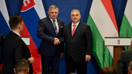 Orbán és Fico a Barátság kőolajvezetékről egyeztet