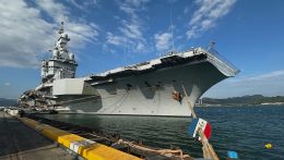 Franciaország a Földközi tengerre vezényli az egyik hadihajóját