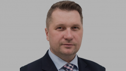 Megosztó személyiség lett a lengyel ellenzéki PiS párt miniszterelnök-jelöltje