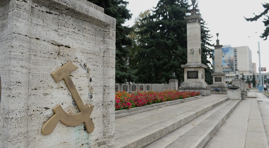 A jövőben bűncselekménynek fog számítani a háborús emlékművek megrongálása