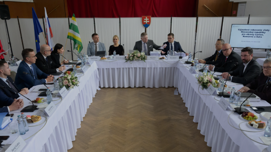 Nyitraújlakon tart kihelyezett ülést a kormány