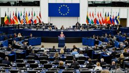 Rácz András: Ha még négy évig Orbán-kormány marad, az EU-nak rendszerszintű megoldást kell találnia