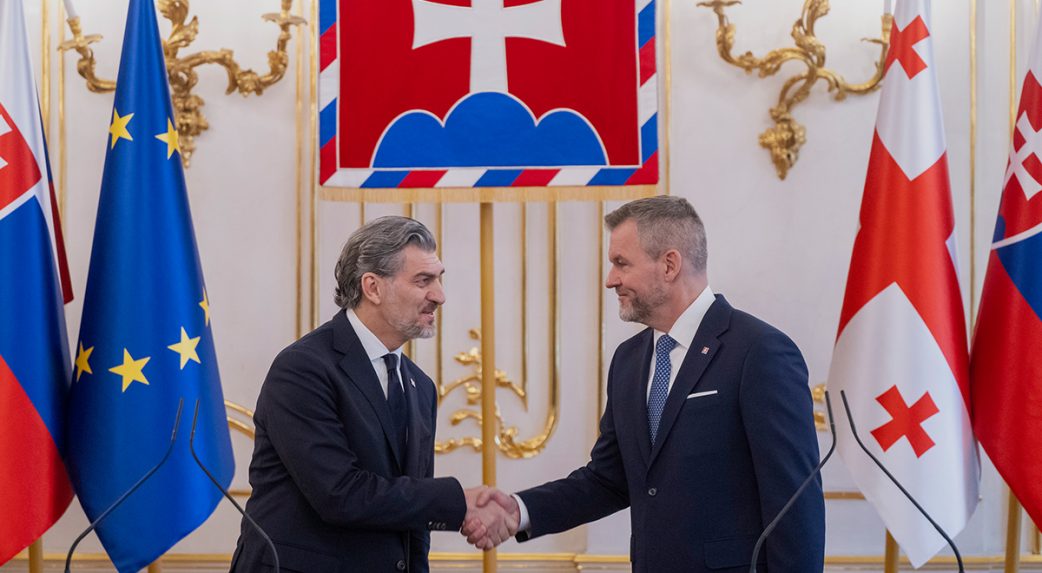 Pozsonyban fogadta a grúz államfőt Peter Pellegrini