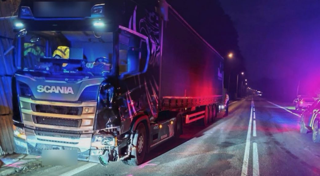 Halálos gázolás Rózsahegynél: kamion ütött el egy gyalogost