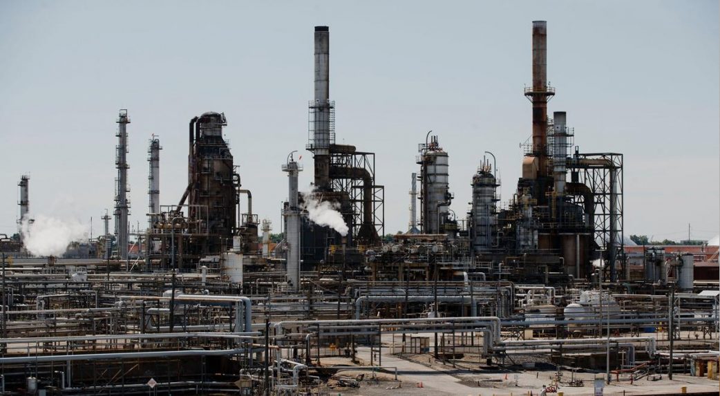 Dróntámadás érte a kuvaiti olajfinomítót, több egységben tűz ütött ki