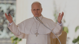 A XIV. Leó pápa vezette békevirrasztáson a kontinensek képviselői békefényt gyújtanak meg