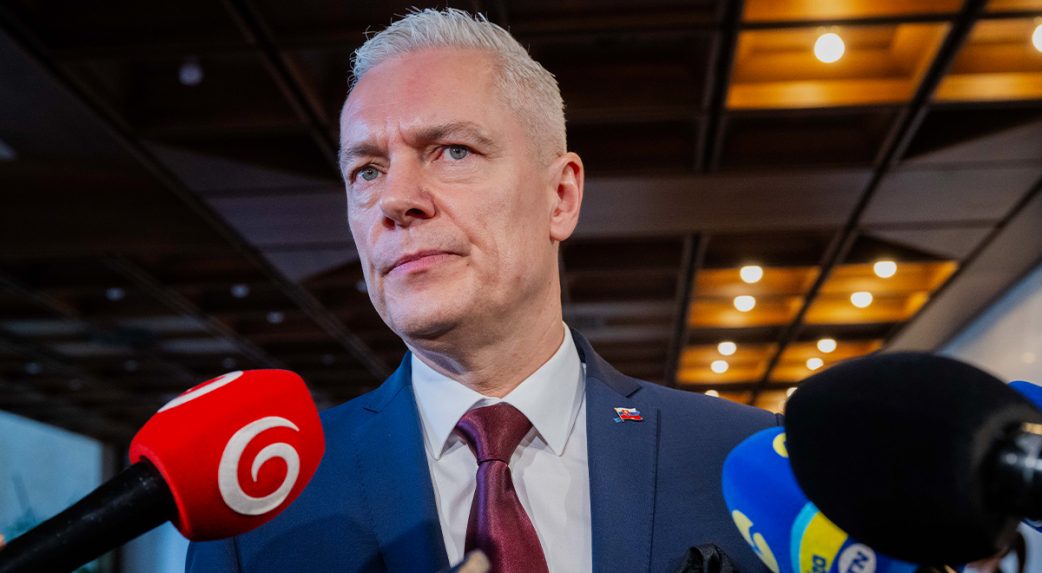 Lemondásra szólította fel a belügyminisztert Ján Ferenčák