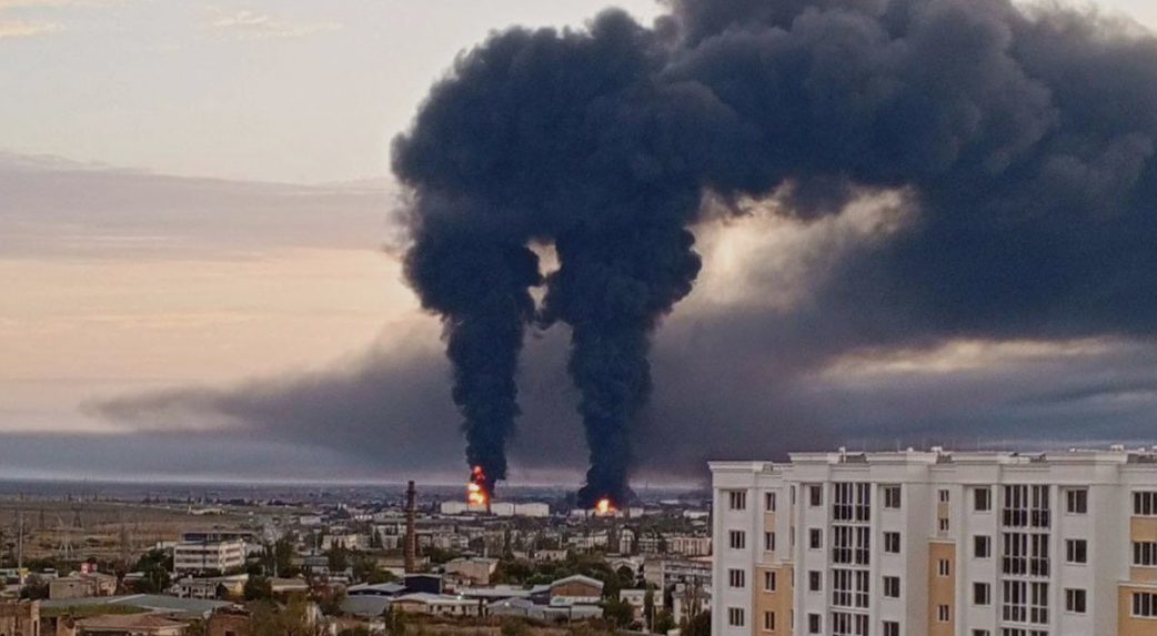 Tűz egy orosz olajraktárban a Krím-félszigeten