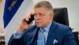 Fico telefonált Magyar Péterrel