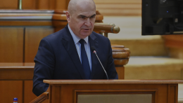 Megrendült a román koalíció: a PSD megvonta támogatását a miniszterelnöktől, aki nem hajlandó lemondani