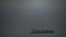 Iráni hadihajó támadott konténerhajókra a Hormuzi-szorosban