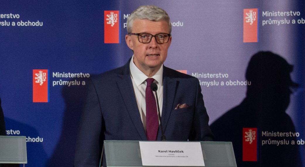 Cseh-szlovák tárgyalások az üzemanyag-ellátásról: a Slovnaft segíthet ki a német kiesést