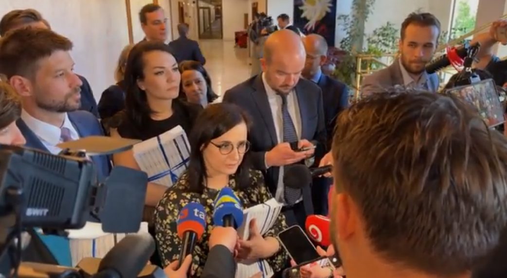 Félbeszakadt a parlamenti ülés, Danko kiutasította a teremből Mesterovát