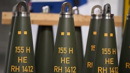 Rekordszintre emelkedtek a globális fegyverkezési kiadások