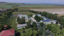 Robotok, állatkert, tanmedence