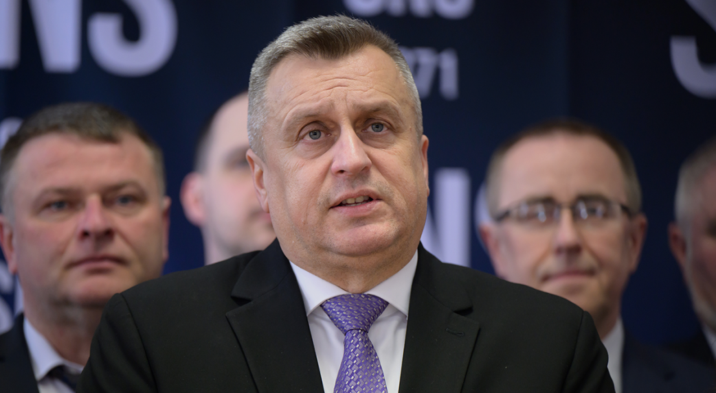 Danko határozatot kezdeményez Magyar kijelentései miatt