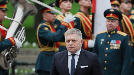Megérkezett Moszkvába a kormányfő a győzelem napi ünnepségre