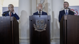 Pozsonyban találkoznak kedden a slavkovi hármak államfői