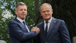 Lengyelországba vezetett Magyar Péter első külföldi útja