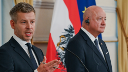Magyar Péter Bécsben tárgyalt az osztrák kancellárral